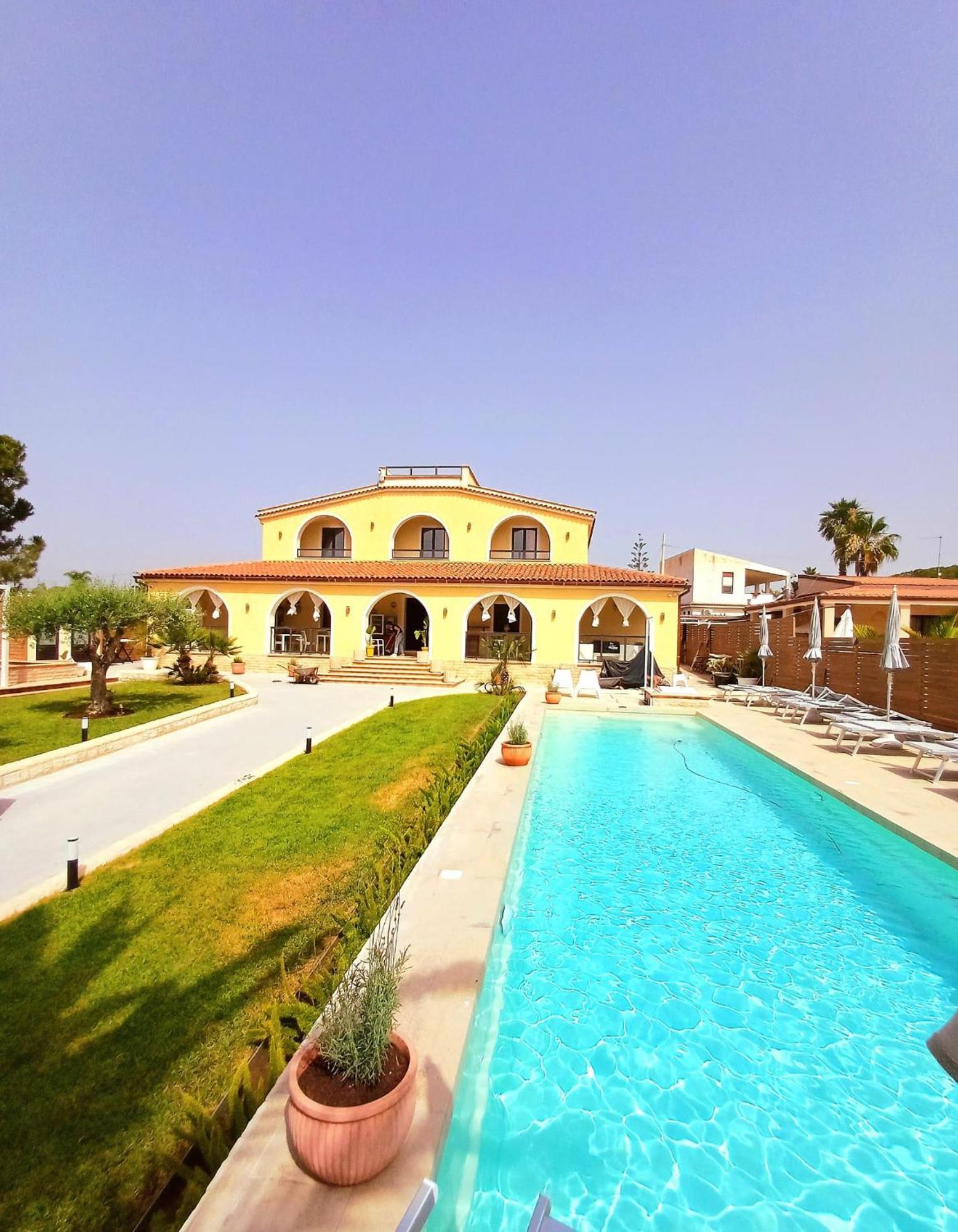 פונטנה ביאנקה Villa Sunset B&B/Apartments מראה חיצוני תמונה